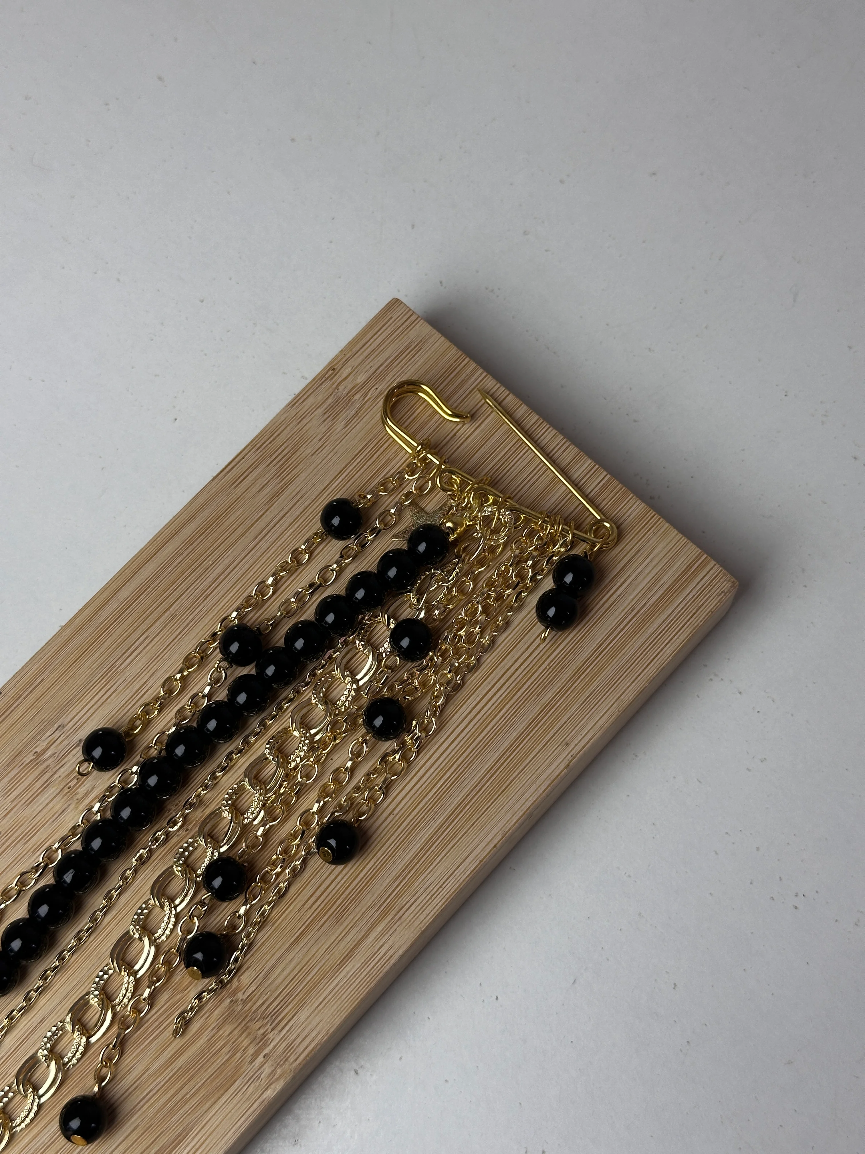 Black brooche - Image 2