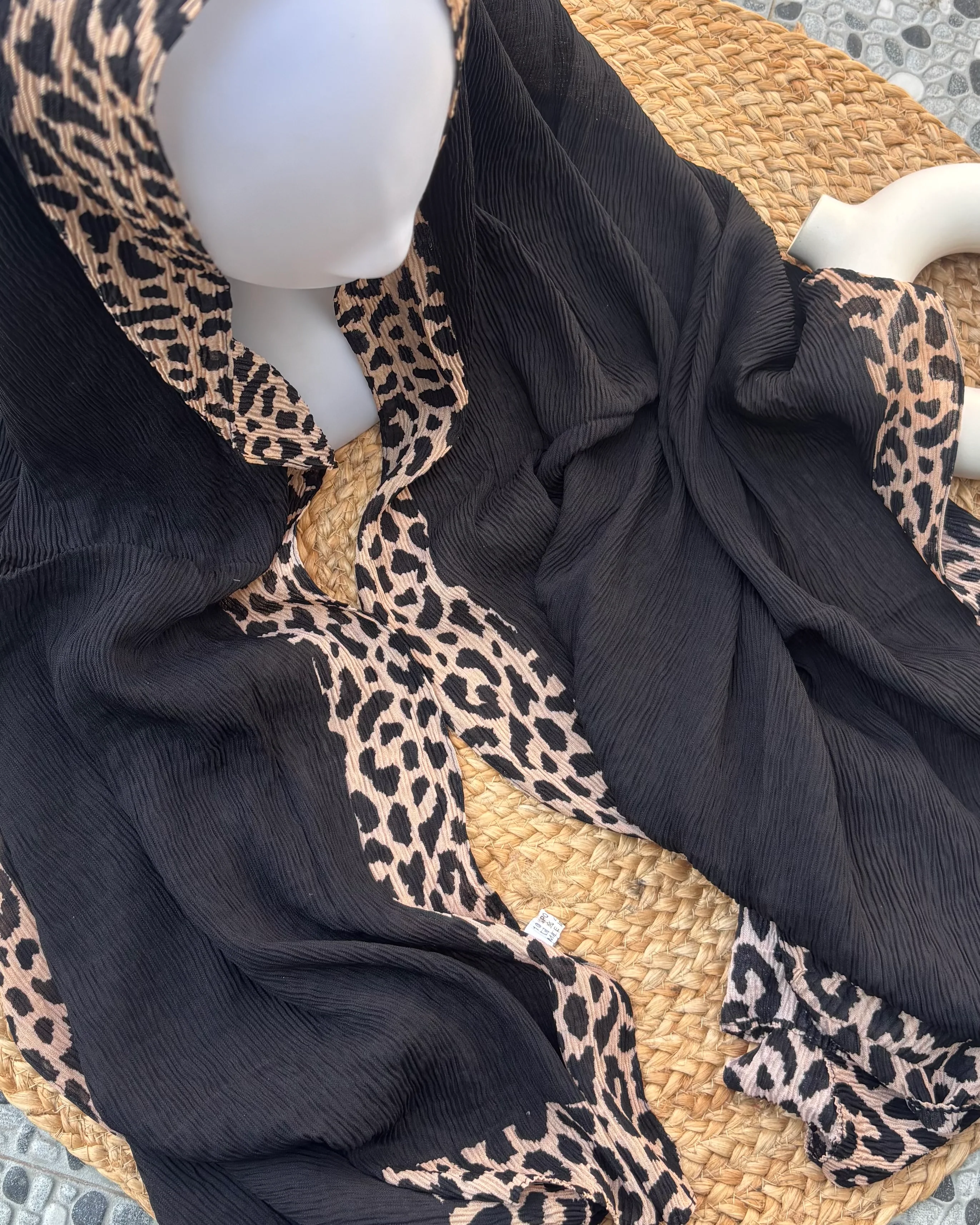 Cotton crush hijab - Black - Image 3