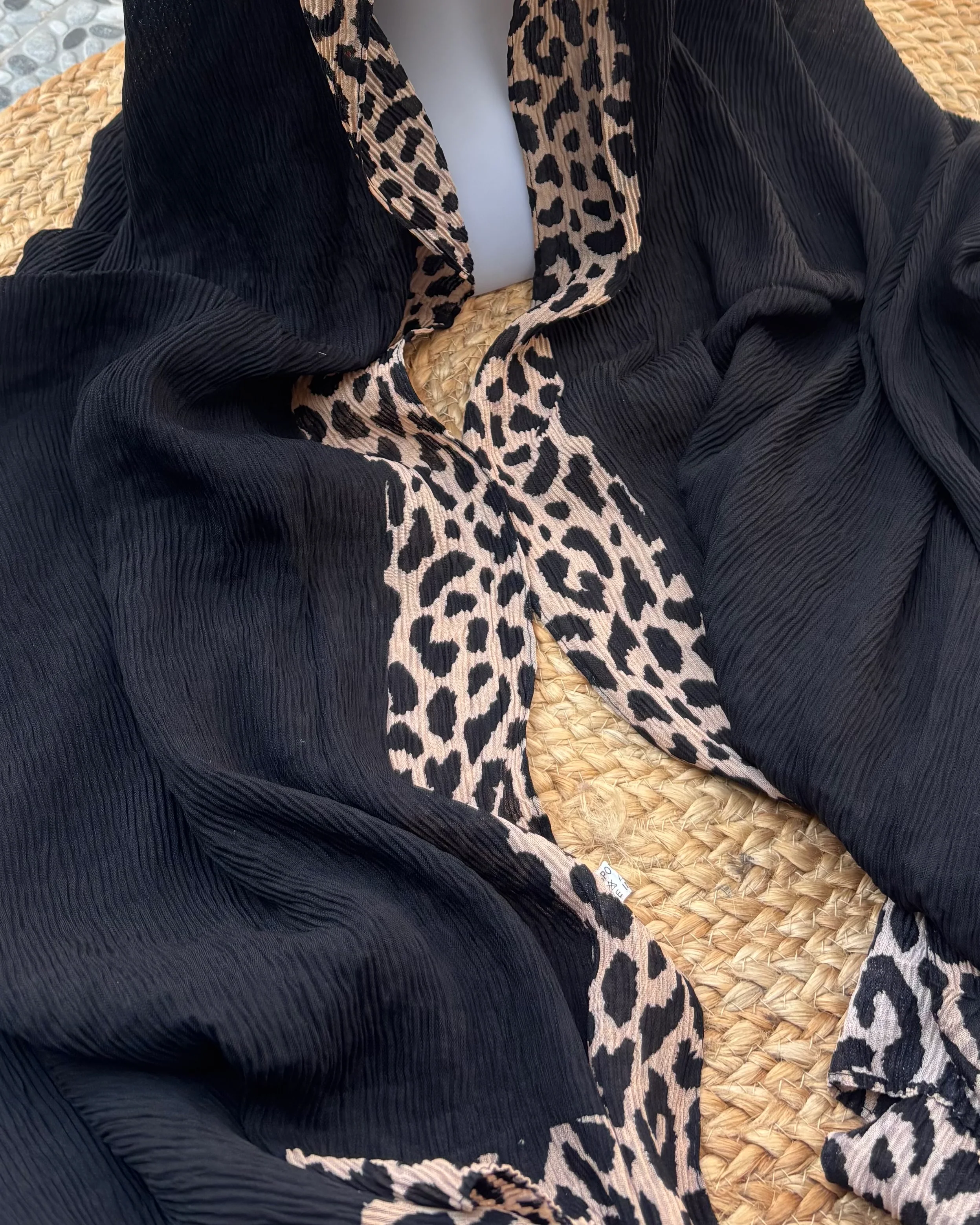Cotton crush hijab - Black - Image 4